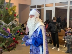 СРО ВДПО поздравили детей из Херсонской области с наступающим Новым годом.