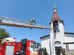 В Храме св. вмч. Феодора Тирона прошли учения по пожарной безопасности